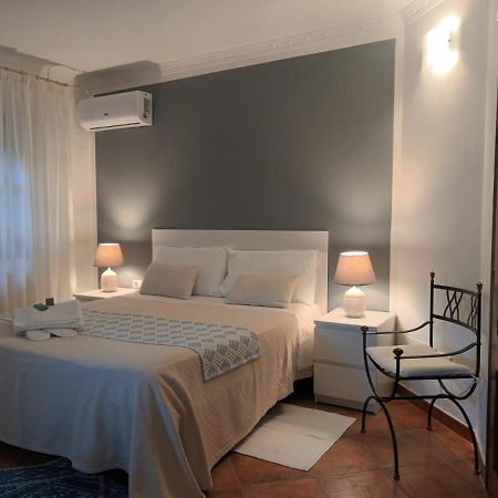 Hotel Domus Francy à San Teodoro  Extérieur photo