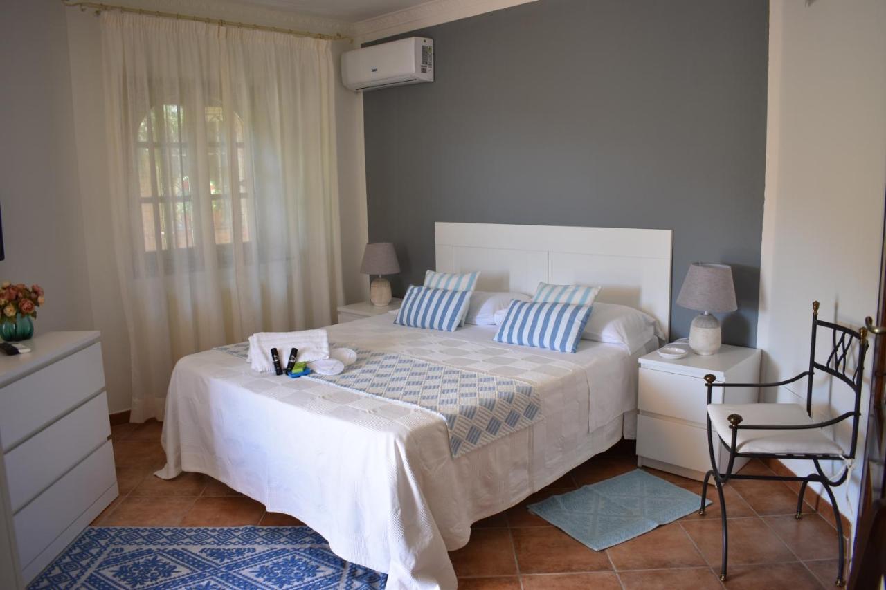 Hotel Domus Francy à San Teodoro  Extérieur photo