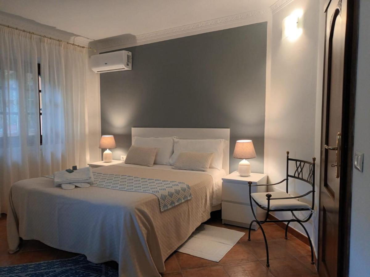 Hotel Domus Francy à San Teodoro  Extérieur photo