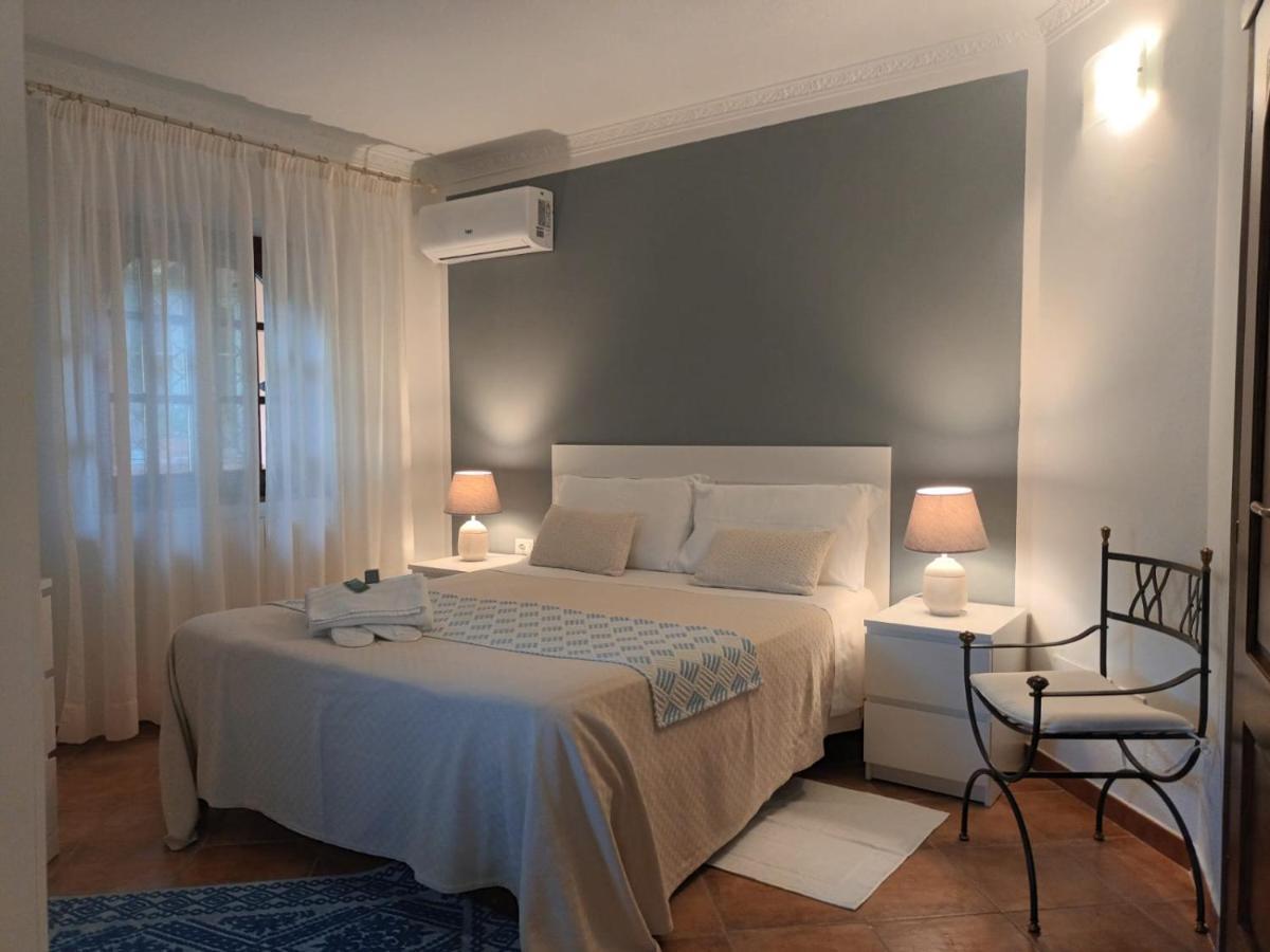 Hotel Domus Francy à San Teodoro  Extérieur photo
