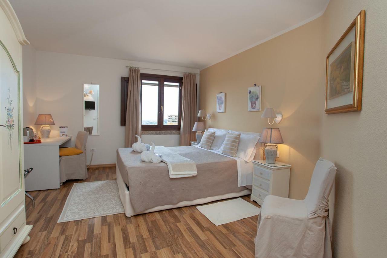 Hotel Domus Francy à San Teodoro  Extérieur photo