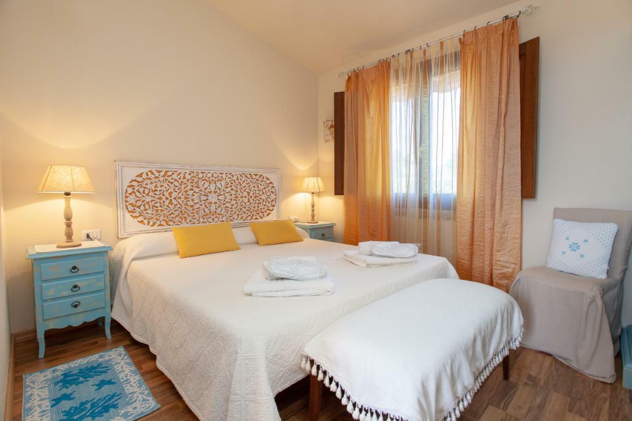 Hotel Domus Francy à San Teodoro  Extérieur photo