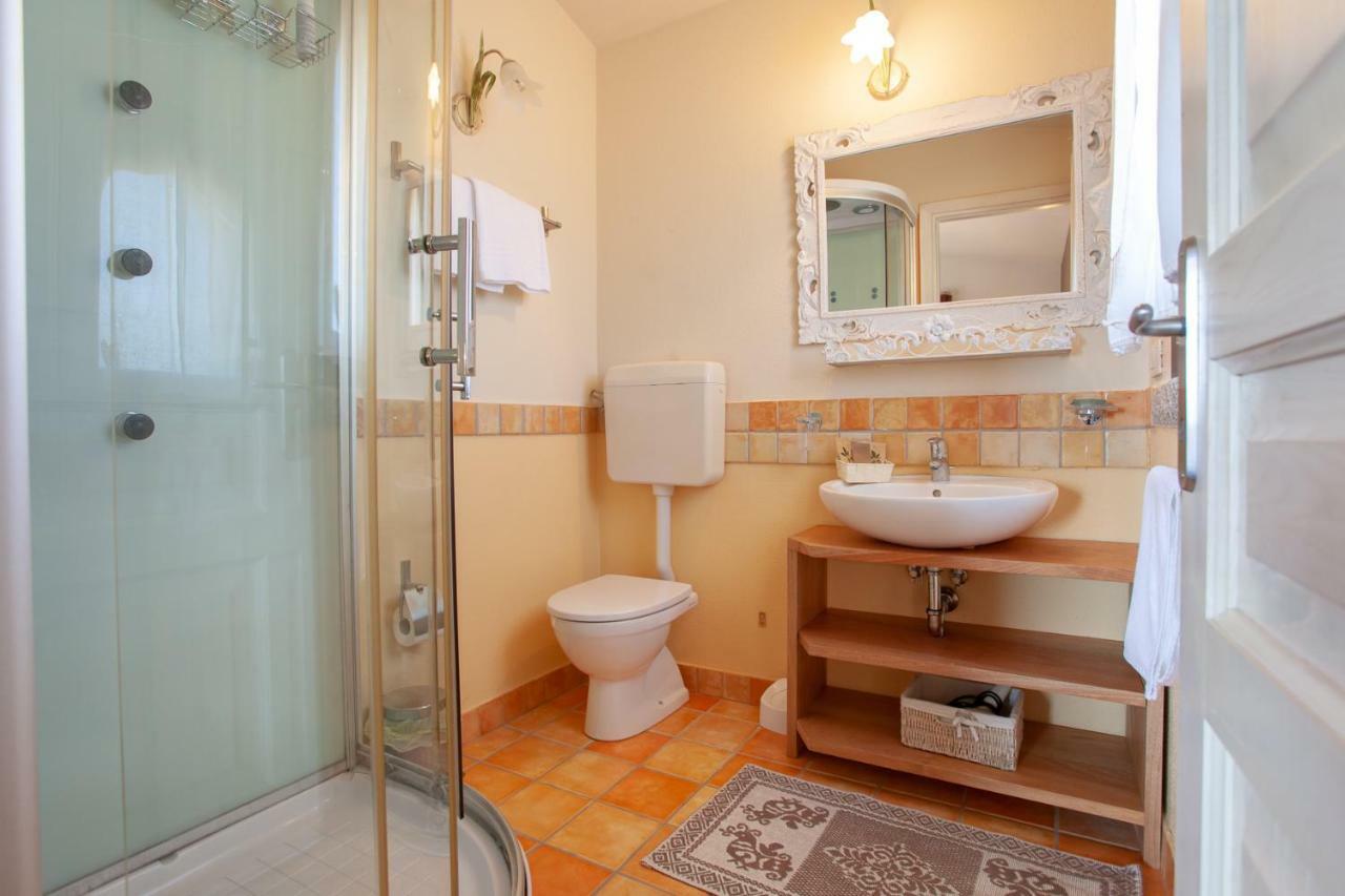 Hotel Domus Francy à San Teodoro  Extérieur photo
