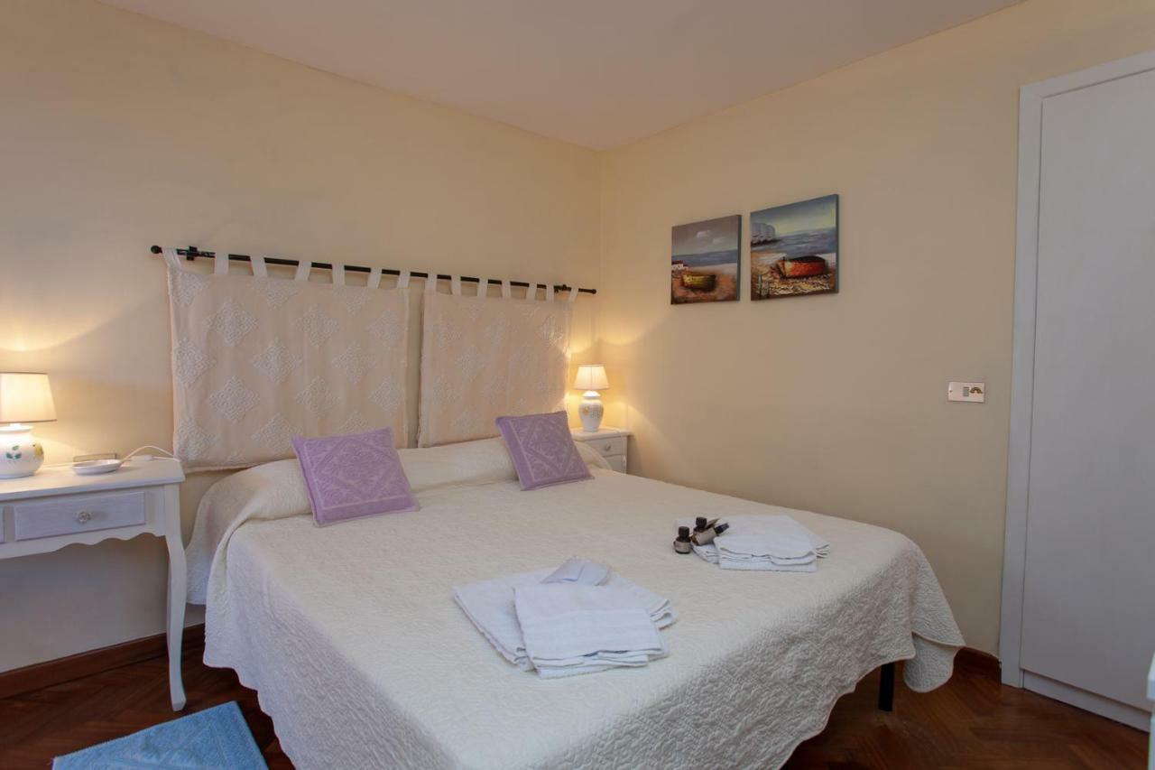 Hotel Domus Francy à San Teodoro  Extérieur photo