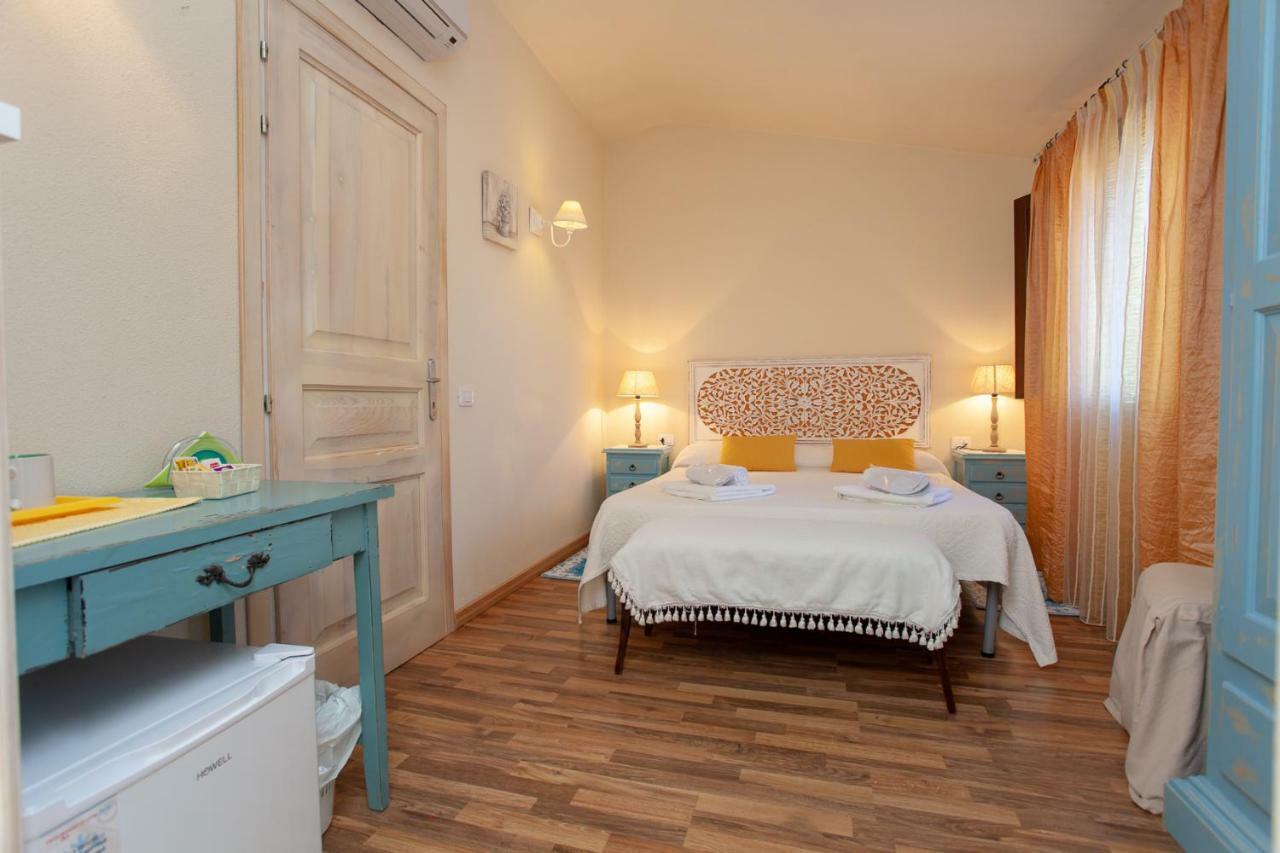 Hotel Domus Francy à San Teodoro  Extérieur photo