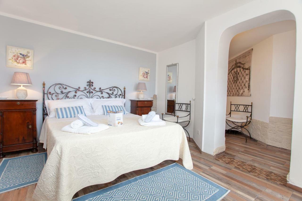 Hotel Domus Francy à San Teodoro  Extérieur photo
